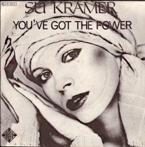 DJ Ola Hammarlund introducerade ”You´ve Got The Power” med Su Kramer